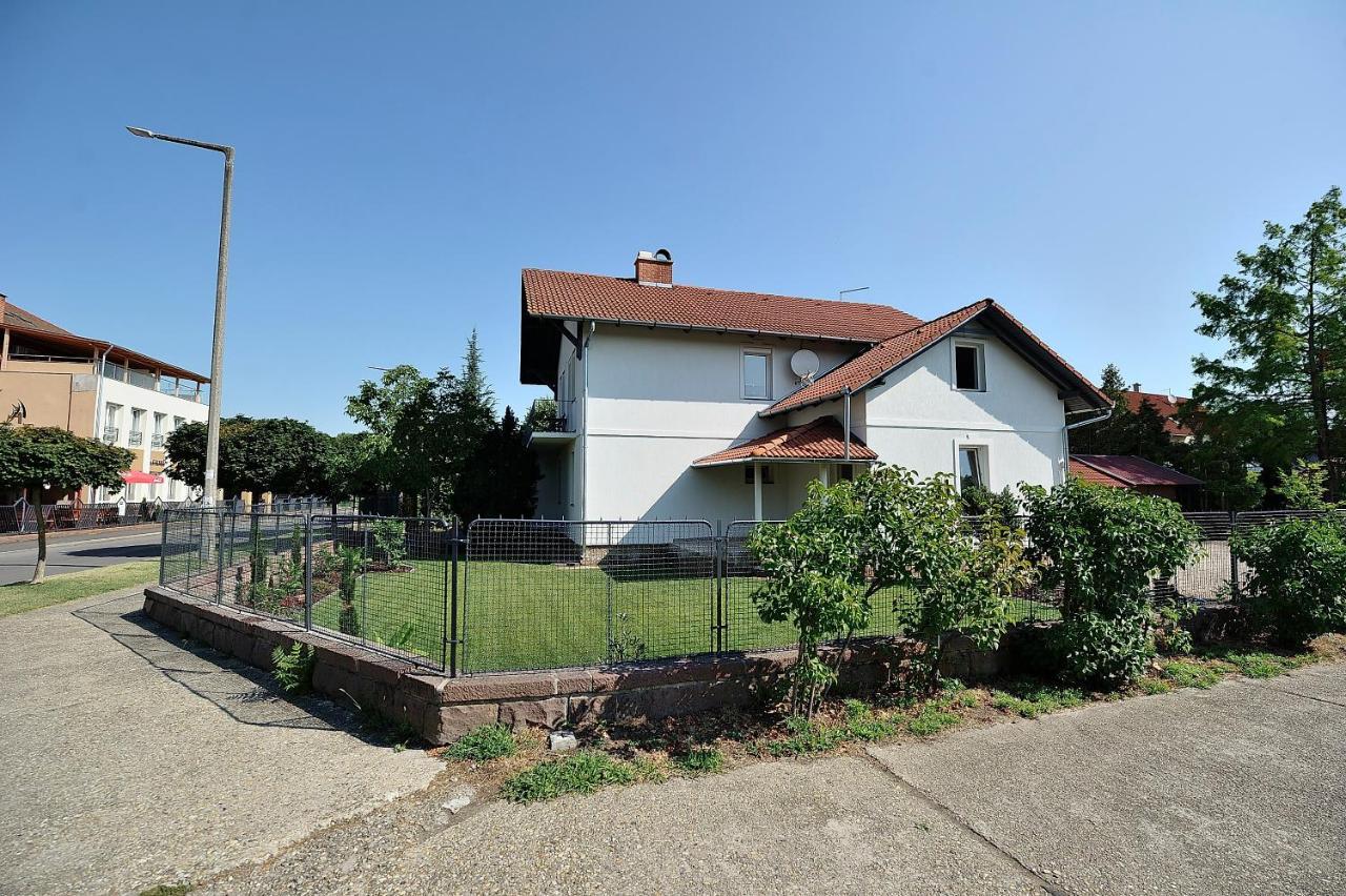 Best Apartman Lelle Balatonlelle Exteriér fotografie